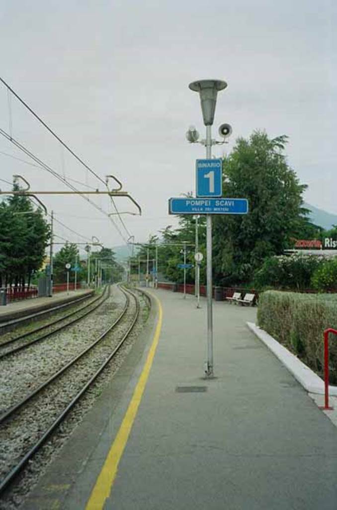 Pompeii station, May 2010. Looking north from platform 1. Photo courtesy of Rick Bauer.