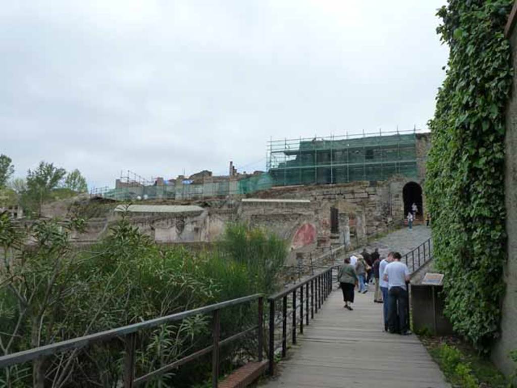 Pompeii, May 2010. Looking east from the ticket barriers towards the climb up to the Porta Marina.
