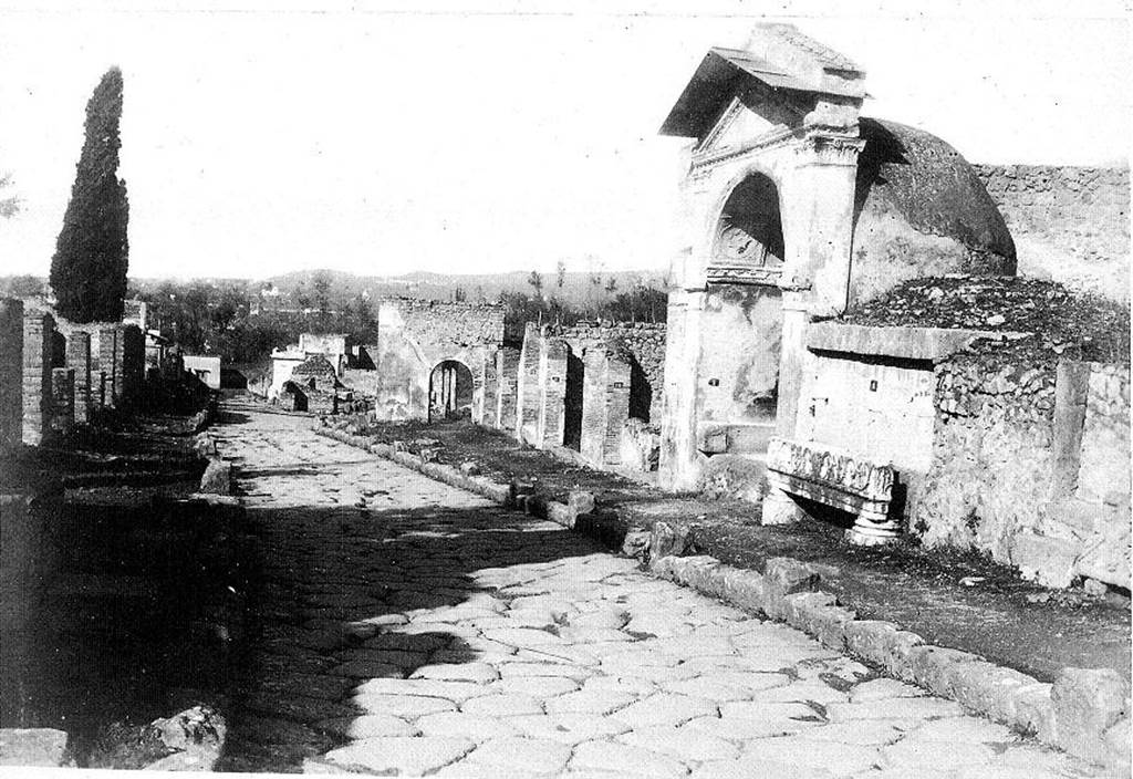 Via dei Sepolcri, east side, about 1900. Looking north from HGE08. Photo courtesy of Rick Bauer.