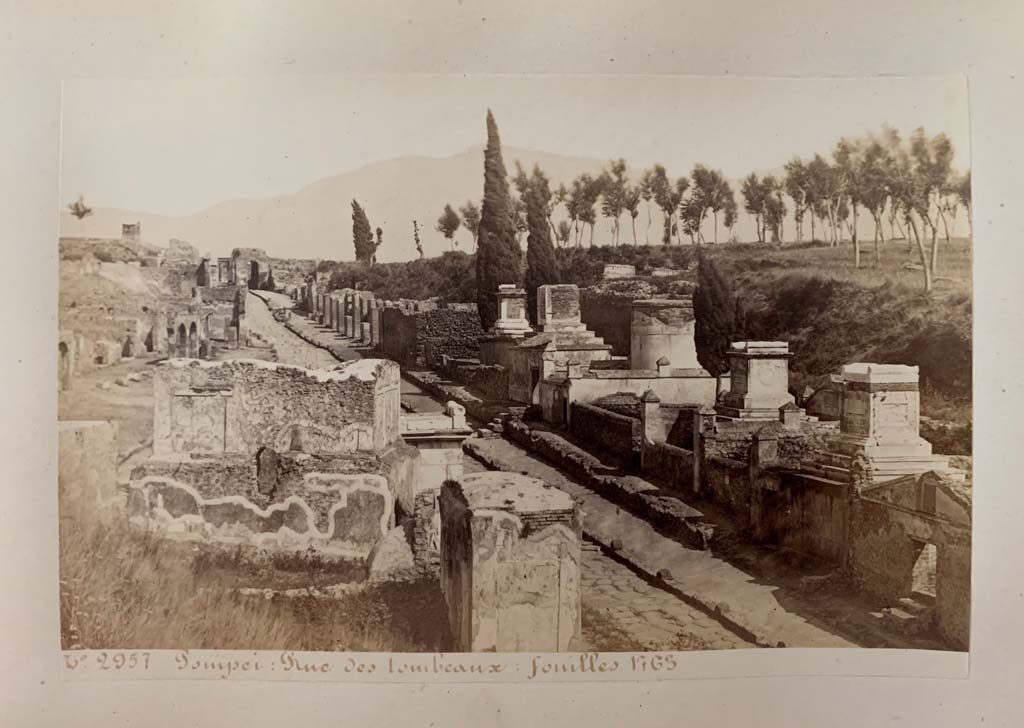 Via dei Sepolcri. Pompeii. From an Album by M. Amodio, c.1880, entitled “Pompei, destroyed on 23 November 79, discovered in 1748”.
Looking south. Photo courtesy of Rick Bauer.