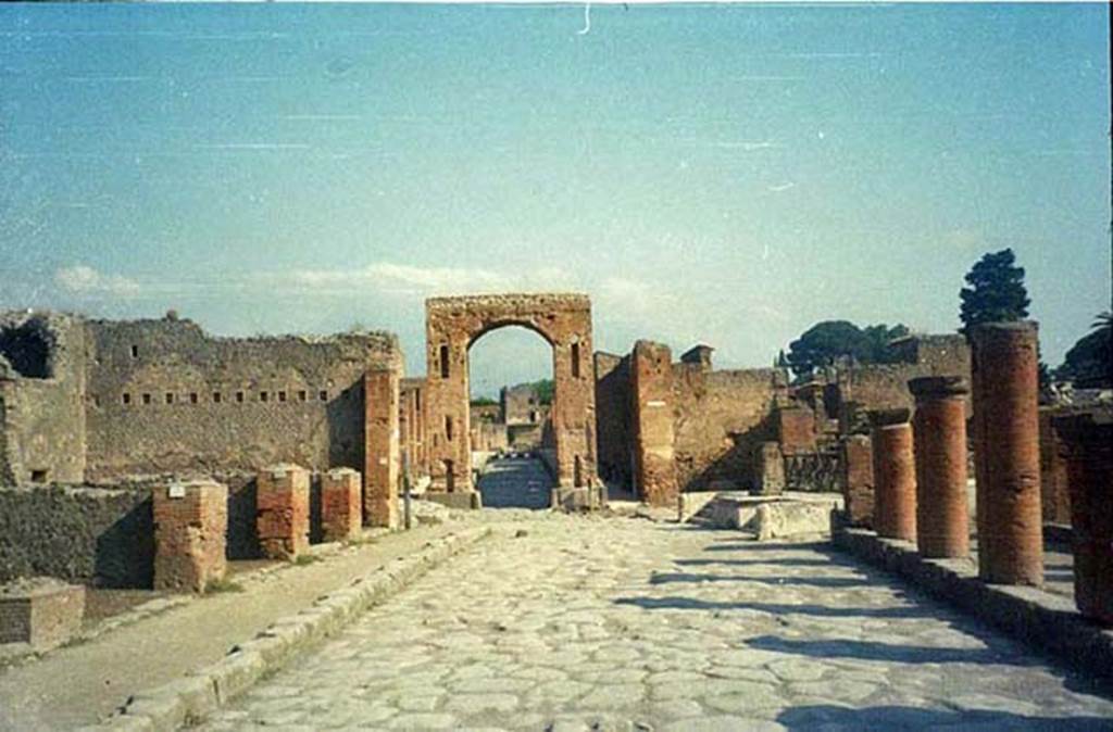 Via del Foro. July 2011. Looking north to junction with Via Mercurio.
Photo courtesy of Rick Bauer.