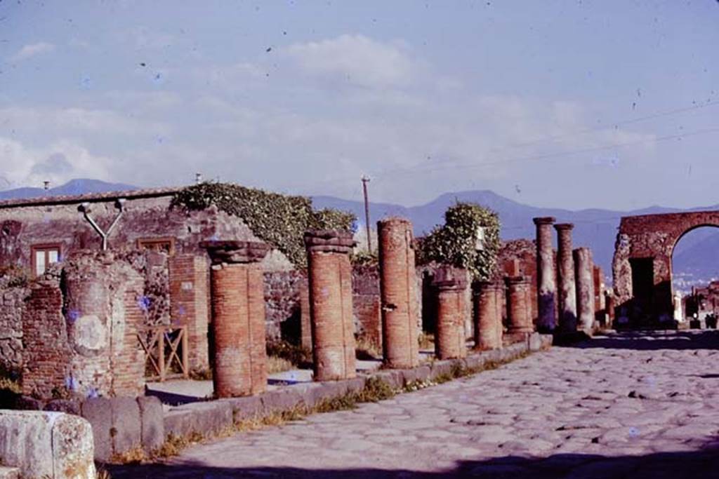 Via del Foro, east side, Pompeii, 1978. Looking south along VII.4. Photo by Stanley A. Jashemski.
Source: The Wilhelmina and Stanley A. Jashemski archive in the University of Maryland Library, Special Collections (See collection page) and made available under the Creative Commons Attribution-Non Commercial License v.4. See Licence and use details. J78f0091
