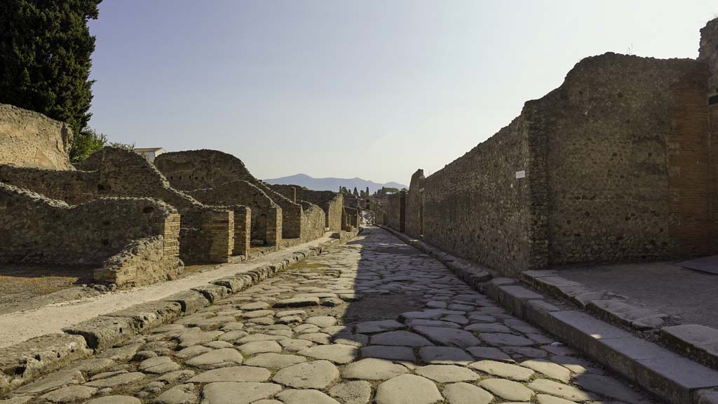 Via del Tempio d’Iside between VIII.4 and VIII.7. August 2021.
Looking east from near entrance to Triangular Forum. Photo courtesy of Robert Hanson.