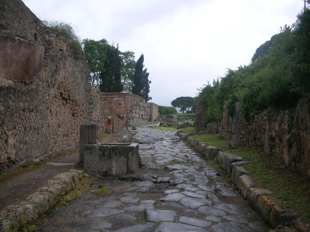 Via del Vesuvio, Pompeii. May 2010. Looking north towards site of Vesuvian gate. Photo courtesy of Ivo van der Graaff.