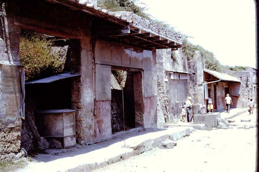 Via dell’Abbondanza, north side, Pompeii. 1961. Looking east from near IX.7.2. Photo by Stanley A. Jashemski.
Source: The Wilhelmina and Stanley A. Jashemski archive in the University of Maryland Library, Special Collections (See collection page) and made available under the Creative Commons Attribution-Non Commercial License v.4. See Licence and use details.
J61f0713