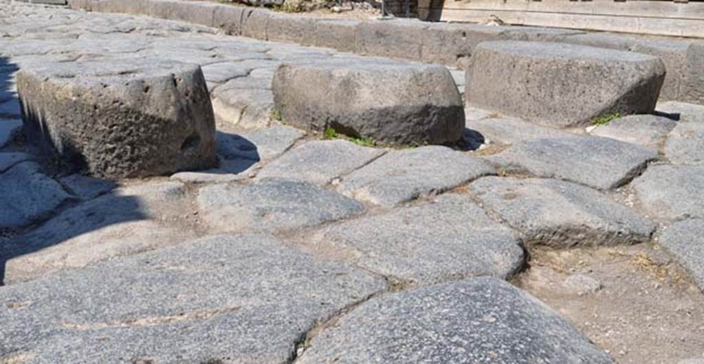 Via dell’Abbondanza, April 2018. Looking towards east side of stepping stones in roadway outside of III.3.6.
Photo courtesy of Ian Lycett-King. Use is subject to Creative Commons Attribution-NonCommercial License v.4 International