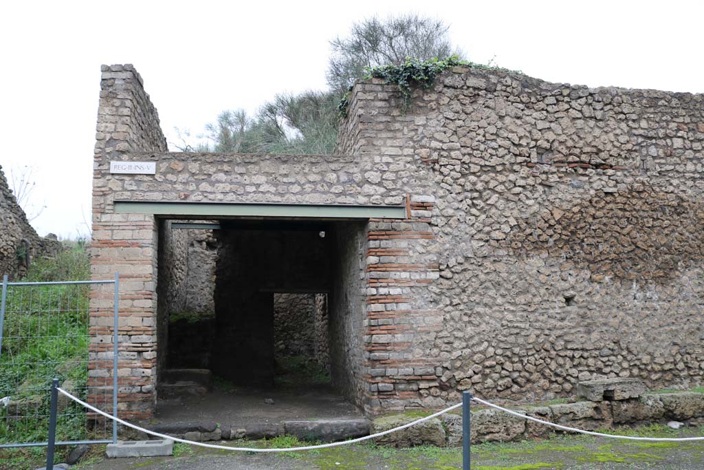Via dell’Abbondanza. December 2018.
Looking north to entrance doorway of III.5.1, no longer with a balcony. Photo courtesy of Aude Durand