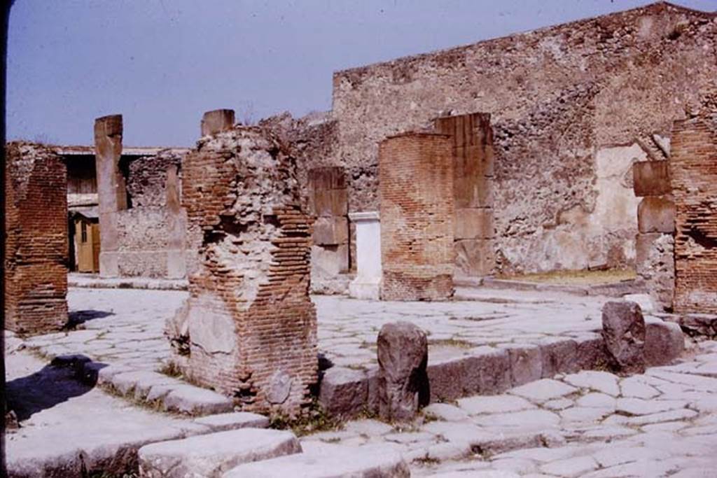 Via dell’Abbondanza, Pompeii. 1975. Looking west from junction with Via Stabiana. Photo by Stanley A. Jashemski.
Source: The Wilhelmina and Stanley A. Jashemski archive in the University of Maryland Library, Special Collections (See collection page) and made available under the Creative Commons Attribution-Non Commercial License v.4. See Licence and use details. J75f0377