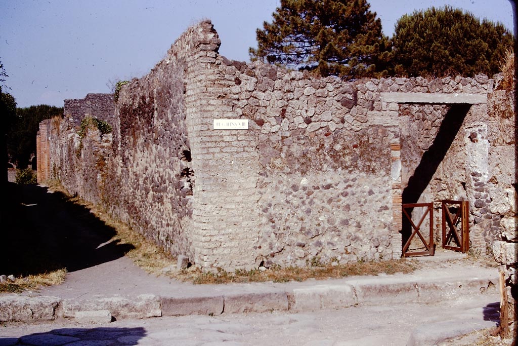 Via della Palestra, Pompeii. 1973.
Looking east from the junction with Via di Nocera towards exterior north wall of II.8.6. Photo by Stanley A. Jashemski.
Source: The Wilhelmina and Stanley A. Jashemski archive in the University of Maryland Library, Special Collections (See collection page) and made available under the Creative Commons Attribution-Non-Commercial License v.4. See Licence and use details.
J73f0225