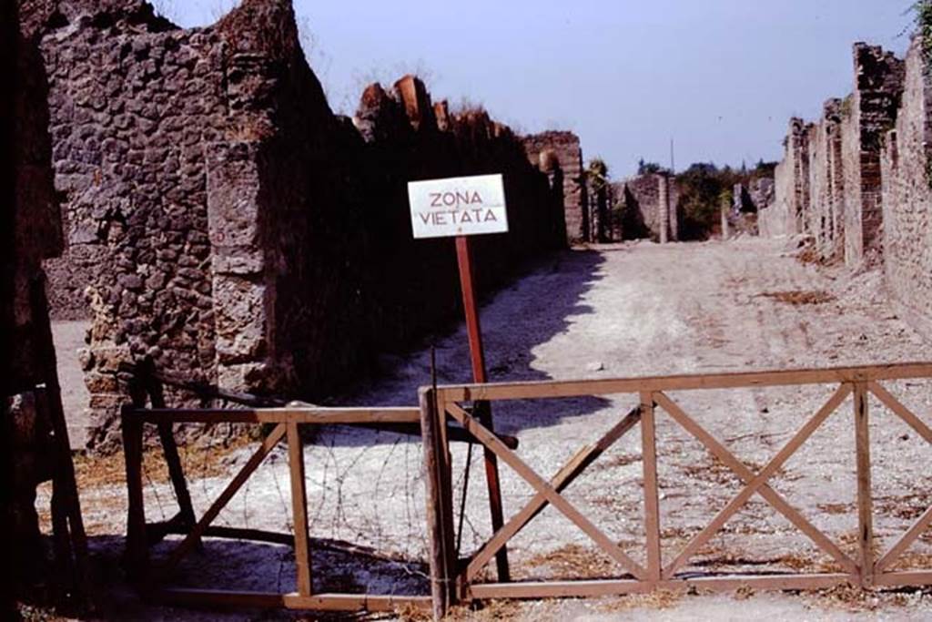 Via della Palestra, Pompeii. 1974. Looking west from Via Nocera. Photo by Stanley A. Jashemski.
Source: The Wilhelmina and Stanley A. Jashemski archive in the University of Maryland Library, Special Collections (See collection page) and made available under the Creative Commons Attribution-Non Commercial License v.4. See Licence and use details. J74f0684
