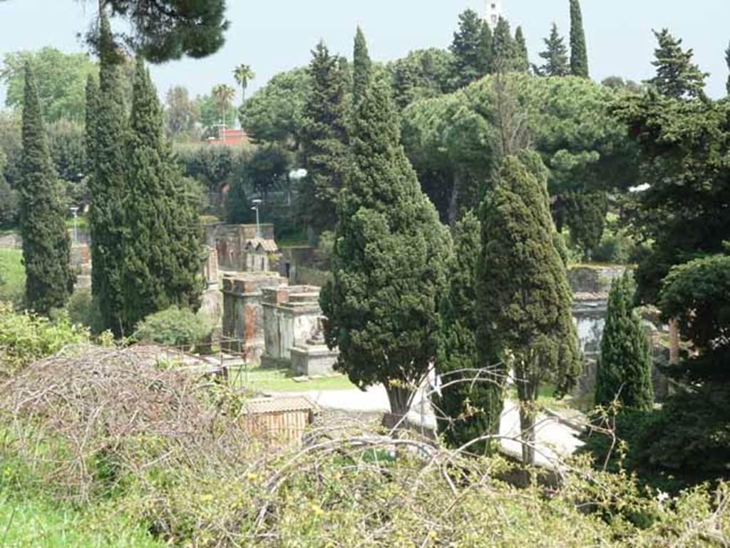 Via delle Tombe, May 2010. Looking east.