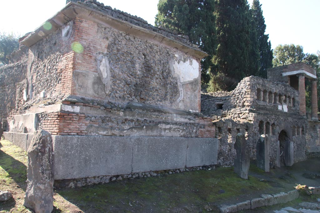 Via delle Tombe, south side, Pompeii. October 2022.
Looking south-west from junction with Via di Nocera. Photo courtesy of Klaus Heese.