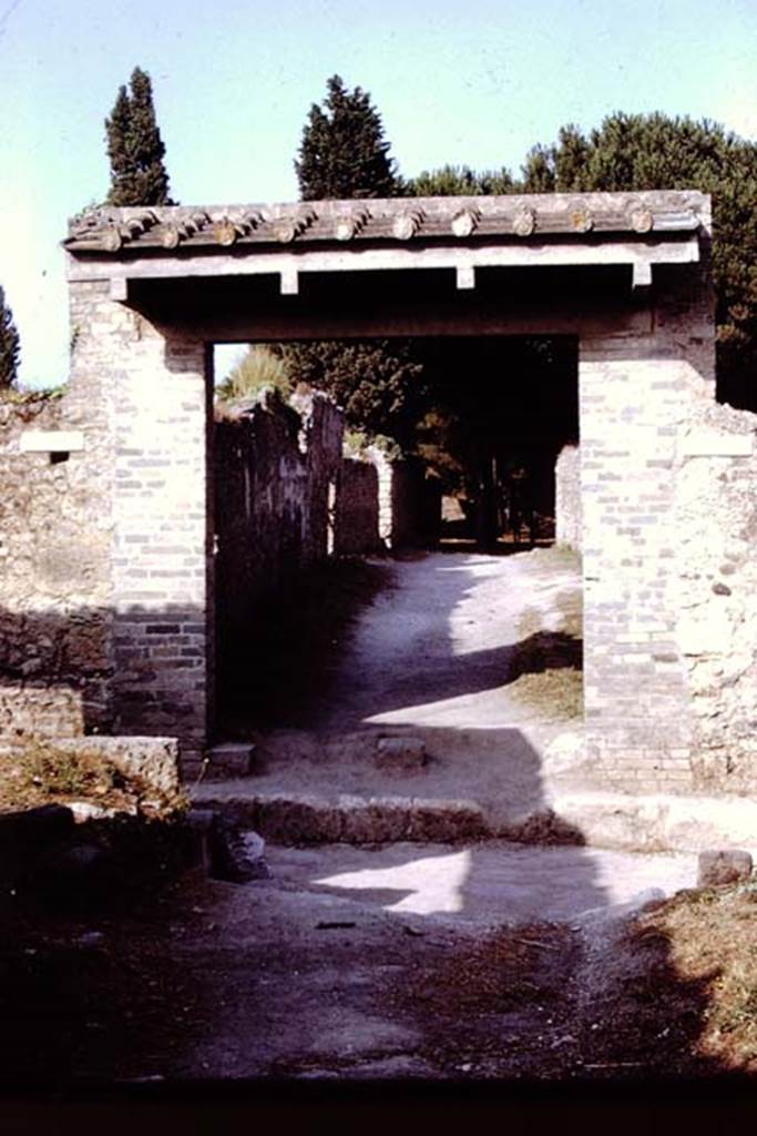 Via di Castricio between II.1 and II.9, Pompeii. 1972. Looking east from junction with Via di Nocera. Photo by Stanley A. Jashemski.
Source: The Wilhelmina and Stanley A. Jashemski archive in the University of Maryland Library, Special Collections (See collection page) and made available under the Creative Commons Attribution-Non Commercial License v.4. See Licence and use details. J72f0503