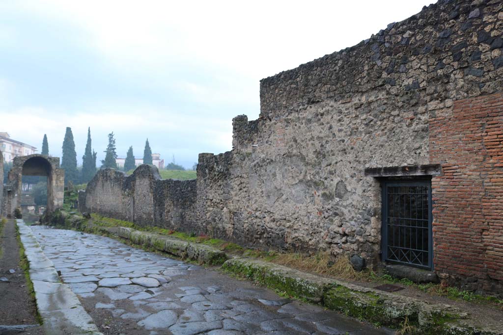 Via di Nocera, west side. December 2018.
Looking south-west from I.20.1, on right, towards Porta Nocera. Photo courtesy of Aude Durand.