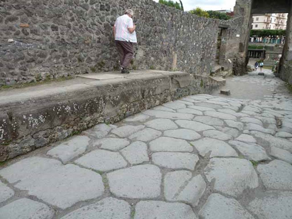 Via di Nocera, May 2010. East wall near Porta Nocera.