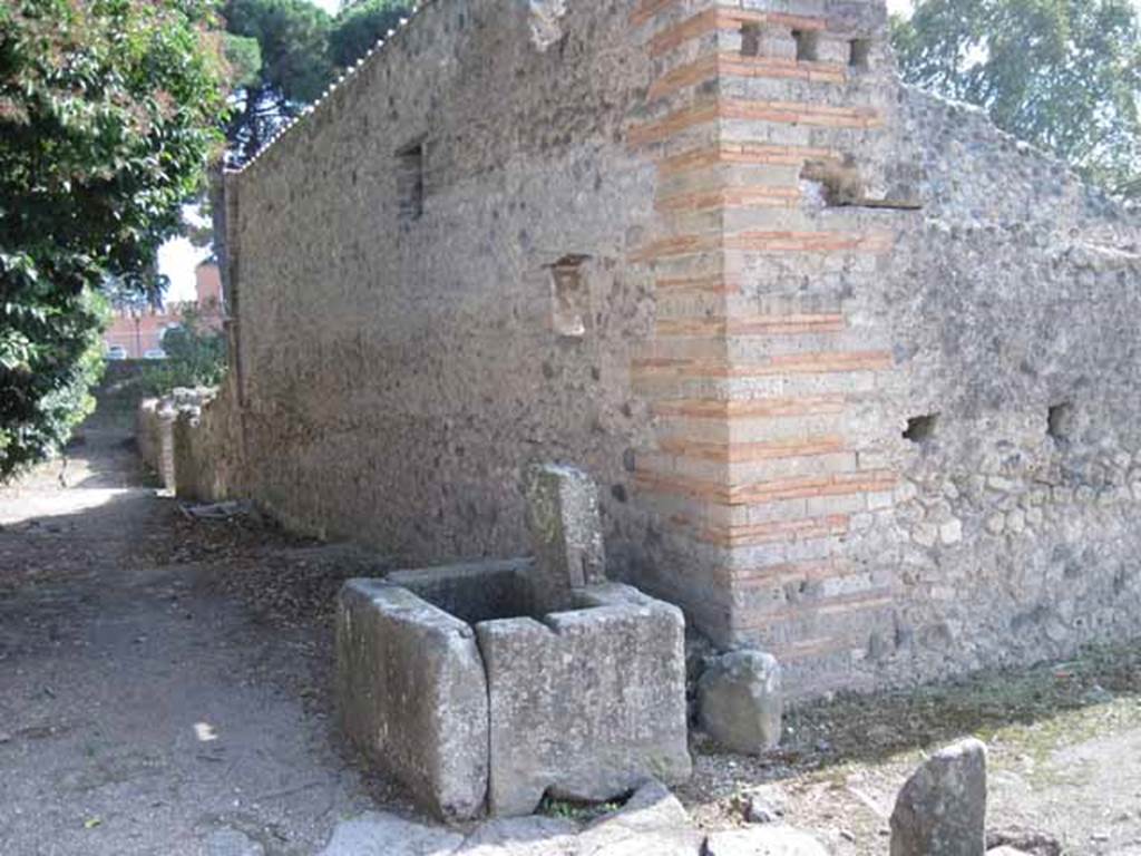 Vicolo del Citarista (on left) between I.25 (unexcavated) and I.5. September 2010. Looking south from Vicolo del Conciapelle towards city walls. Photo courtesy of Drew Baker.