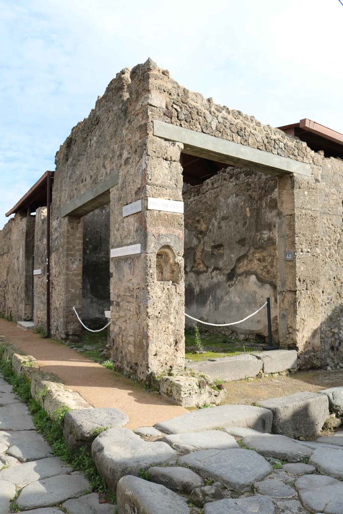 Vicolo del Lupanare, on right. December 2018.
Looking east on Via degli Augustali at junction towards VII.1.41/42. Photo courtesy of Aude Durand.