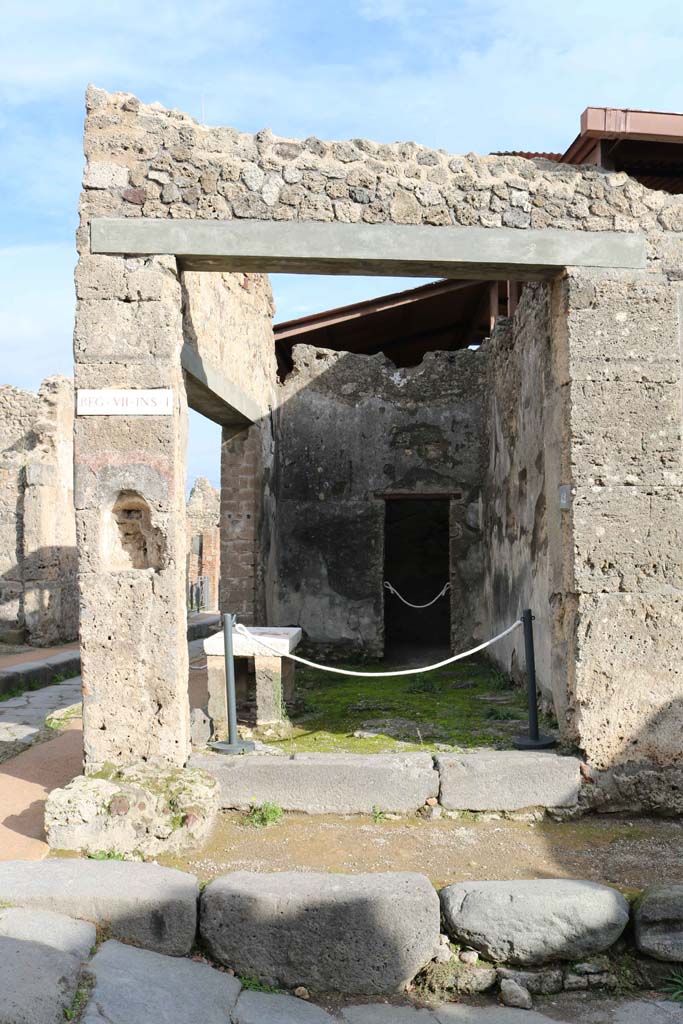 Vicolo del Lupanare, east side, December 2018.
Looking east to entrance doorway at VII.1.42. Photo courtesy of Aude Durand.