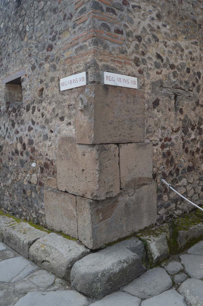 Vicolo della Maschera, west side, Pompeii. March 2018.
Looking south towards corner at junction with Vicolo degli Scheletri, on right.
Foto Taylor Lauritsen, ERC Grant 681269 DÉCOR.