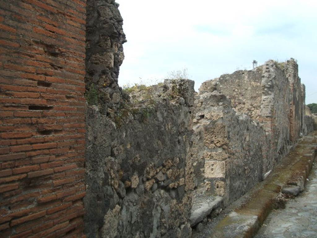 Vicolo di Championnet. South side. Looking west. May 2005.