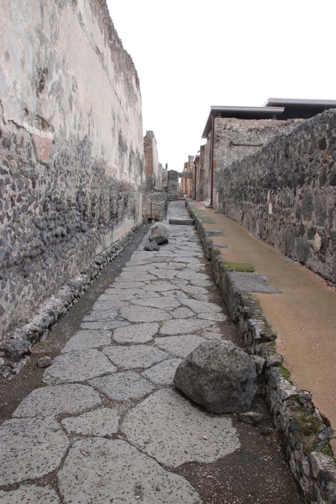Vicolo di Championnet between VIII.1 and VIII.2. October 2020. Looking east from VIII.2.5 near Temple of Venus.
Photo courtesy of Klaus Heese.