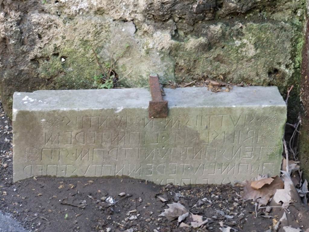 Pompeii Stabian Gate. March 2009. West side. Oscan inscription. Only four of the eleven lines were visible in March 2009, with seven buried.