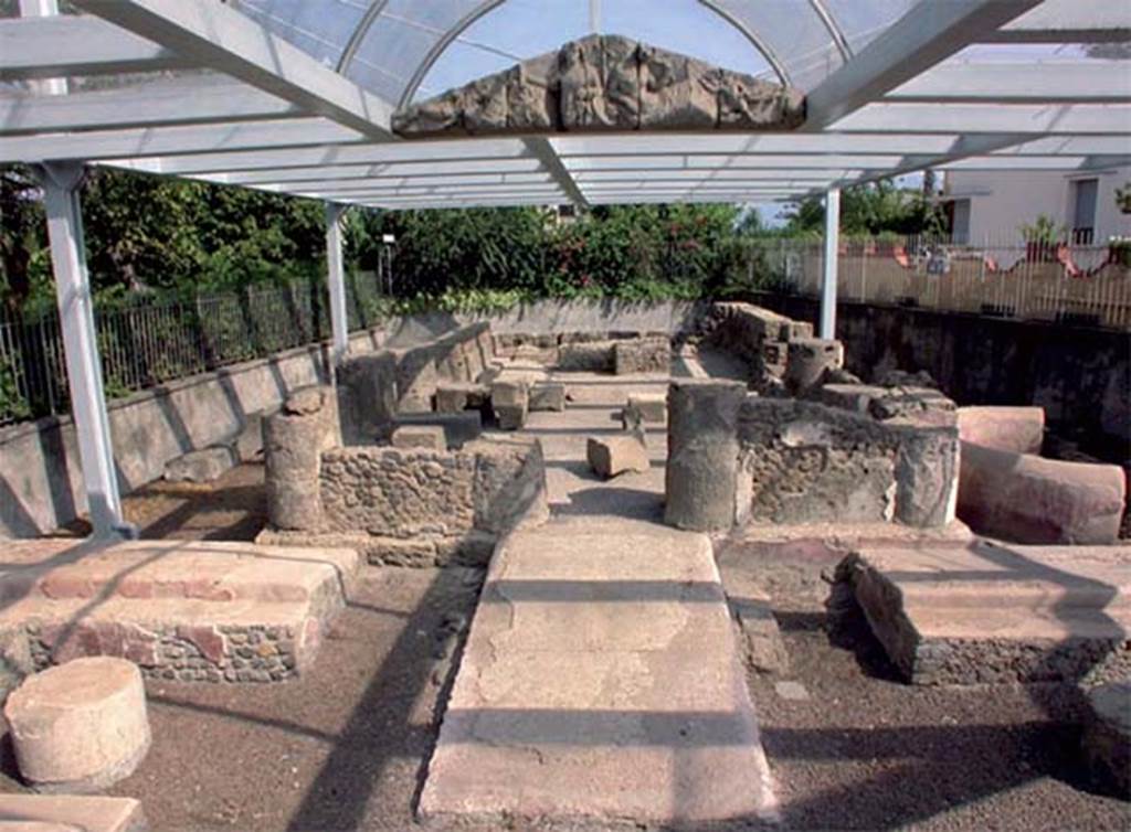 Tempio dionisiaco in località Sant’Abbondio di Pompei. 2011. Looking east. Temple with pediment in place.