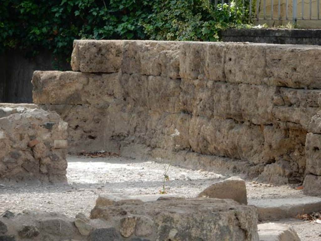 Tempio dionisiaco in località Sant’Abbondio di Pompei. May 2018. South side of temple cella E.
Photo courtesy of Buzz Ferebee.