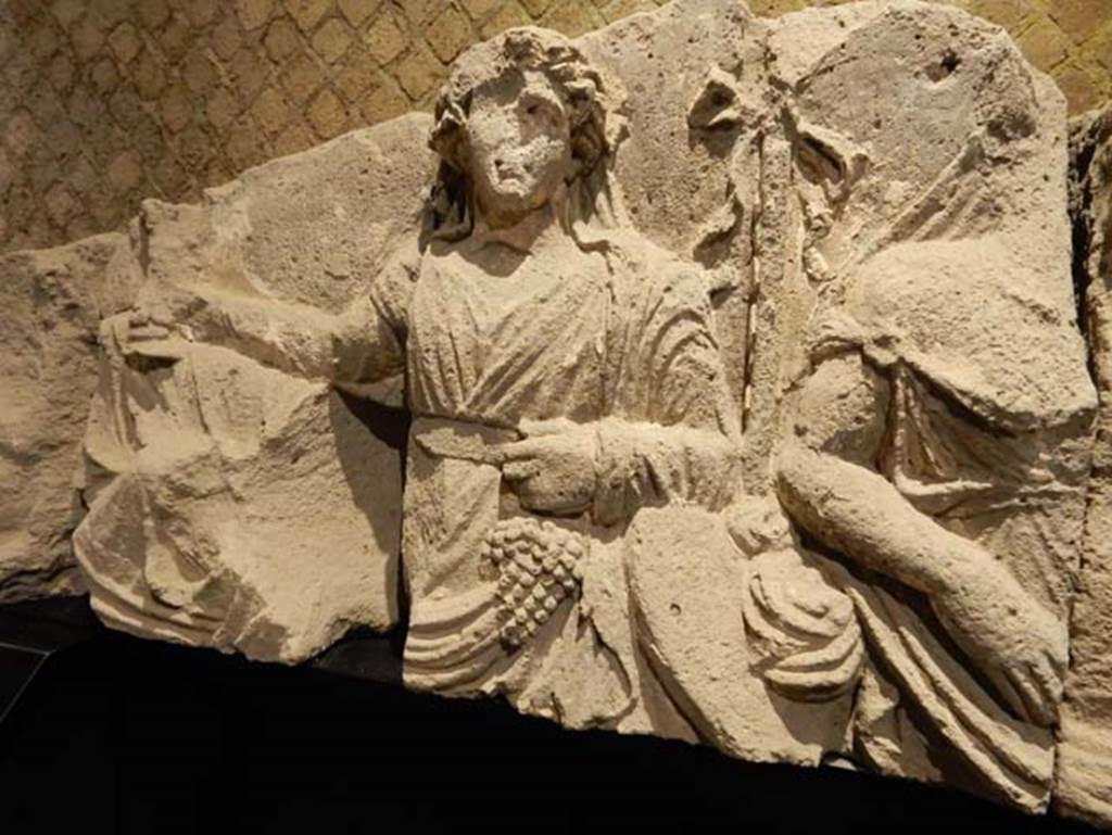 Tempio dionisiaco in località Sant’Abbondio di Pompei. May 2018 in Antiquarium. Dionysus holding grapes and kantharos.
Photo courtesy of Buzz Ferebee.