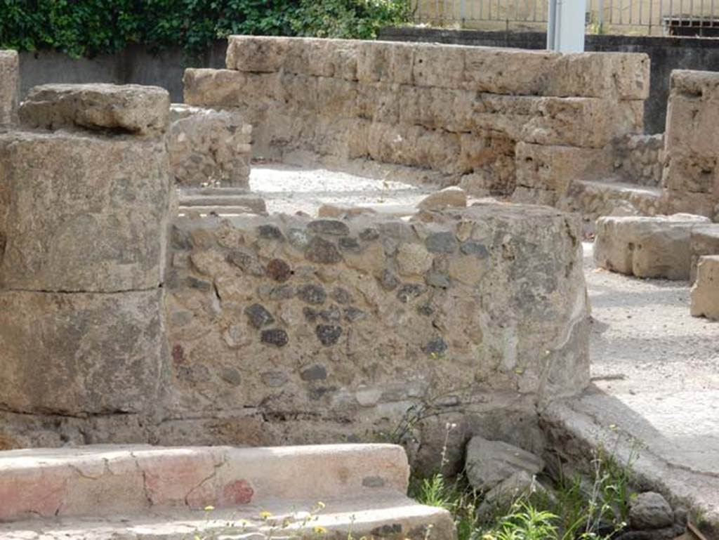 Tempio dionisiaco in località Sant’Abbondio di Pompei. May 2018. West wall looking south-east across pronaos.
Photo courtesy of Buzz Ferebee.
