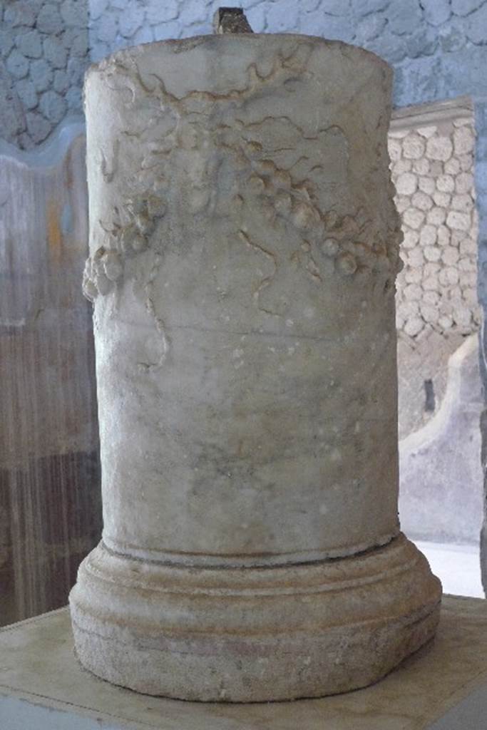 Stabiae Temple of Diana. July 2010. Decorated marble altar. View 4. Photo courtesy of Michael Binns.