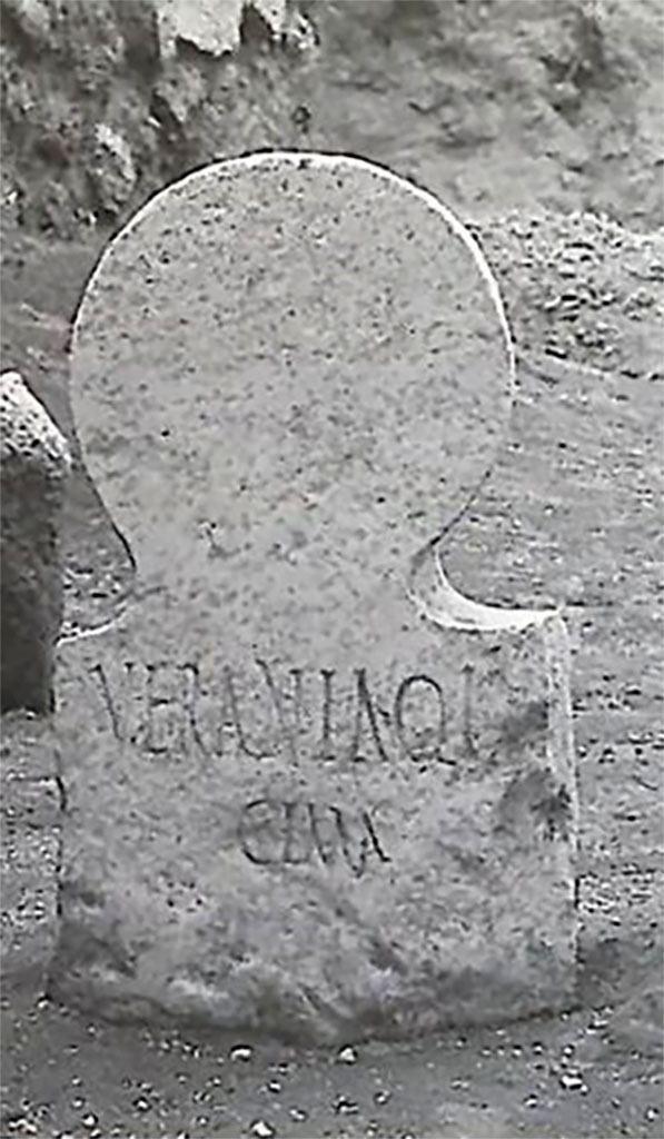 FPNF Pompeii. Inscribed female marble columella.
VERANIA Q. L.
CLARA.
According to D’Ambrosio and De Caro, this expands to
Verania, Q(uinti) liberta
Clara
See D’Ambrosio A. and De Caro S., 1988. Römische Gräberstraßen. München: C. H. Beck. p. 210.