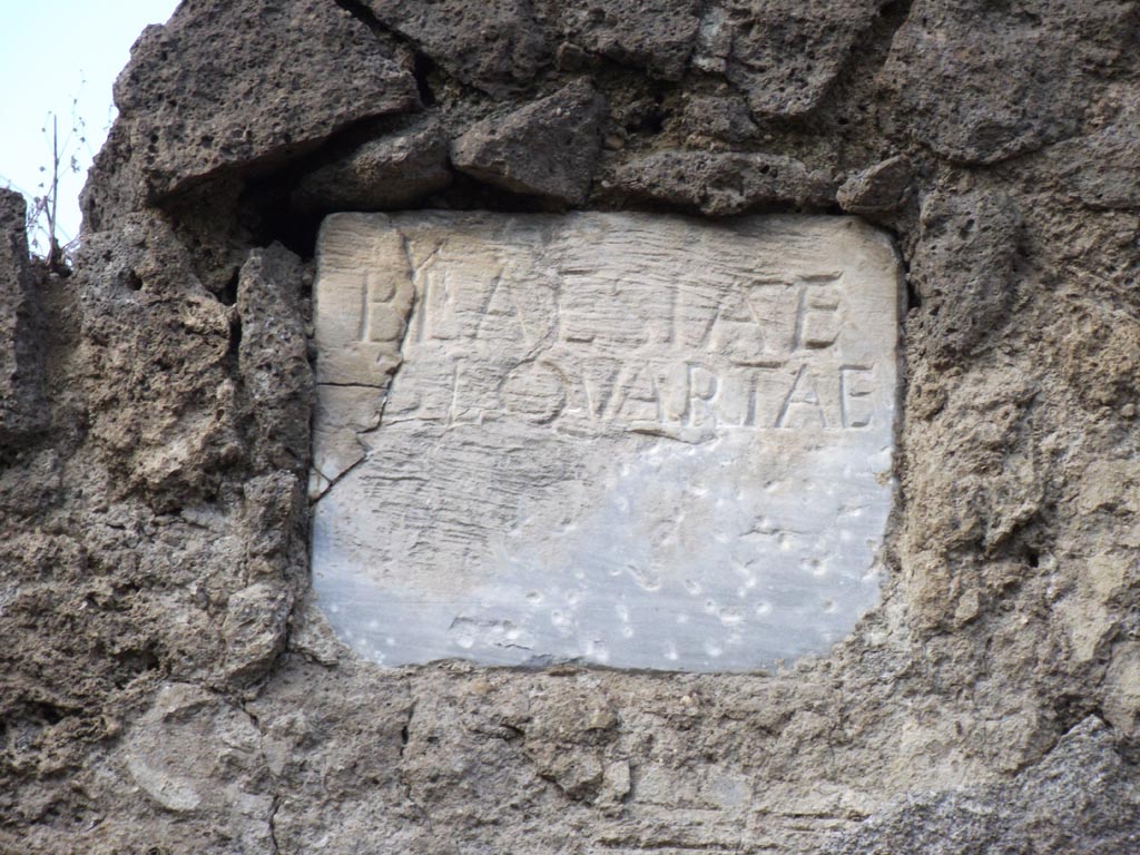 FPNH Pompeii. August 2011.
Plaque on west end of south side with inscription to BLAESIAE G. L. QVARTAE. Photo courtesy of Peter Gurney.
