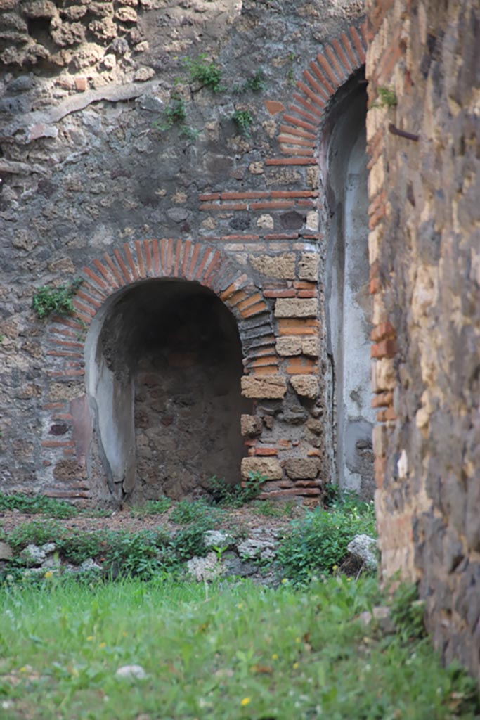 HGE15 Pompeii. October 2023.
Looking east from entrance doorway. Photo courtesy of Klaus Heese.