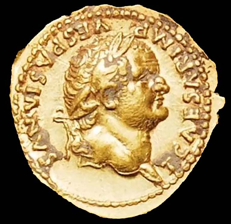 HGE20 Pompeii. June 2016. Aureus of Vespasian, c. 74-78 AD, side 1.
Aureo di Vespasiano, c. 74-78 d.C., lato 1.