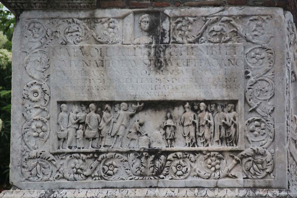 HGW22 Pompeii. April 2014. East upper side. Photo courtesy of Klaus Heese.
