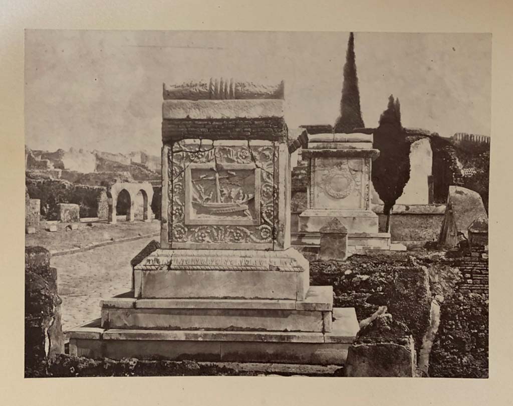 HGW22, Pompeii. Image by G. Sommer, c.1867. Looking south towards north side of tomb.
On the rear right is HGW20, the Tomb of C. Calventius Quietus. Photo courtesy of Rick Bauer.