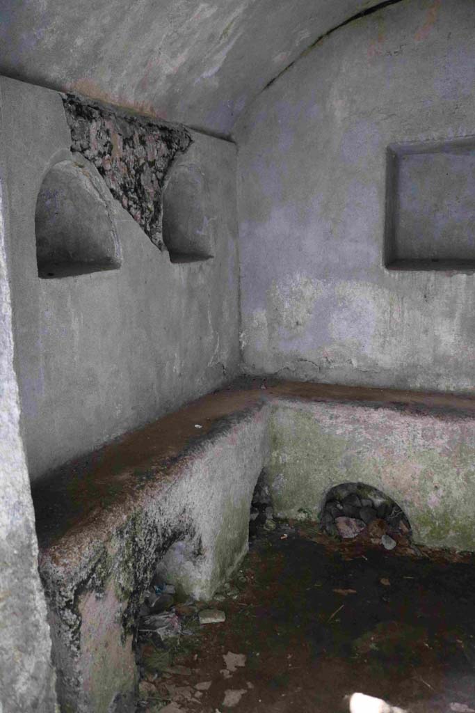 HGW22 Pompeii. September 2019.
Looking towards north and east walls from doorway. Photo courtesy of Aude Durand.