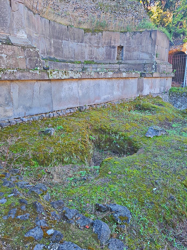 Pompeii Porta Nocera. October 2024.
Tomb 11OS. Looking south-west across area of terrace. Photo courtesy of Giuseppe Ciaramella.
