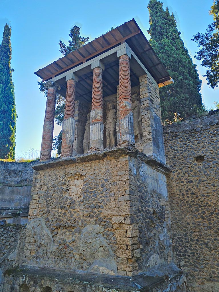 Pompeii Porta Nocera. October 2024.
Tomb 13OS. Tomb of Marcus Octavius and Vertia Philumina. Looking south-east. 
Photo courtesy of Giuseppe Ciaramella.
