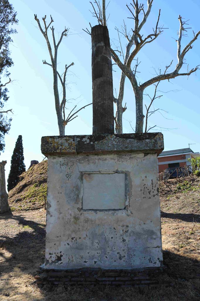 VGL Pompeii. February 2020.
Looking west towards tomb of Septumia, daughter of Lucius. Photo courtesy of Aude Durand.