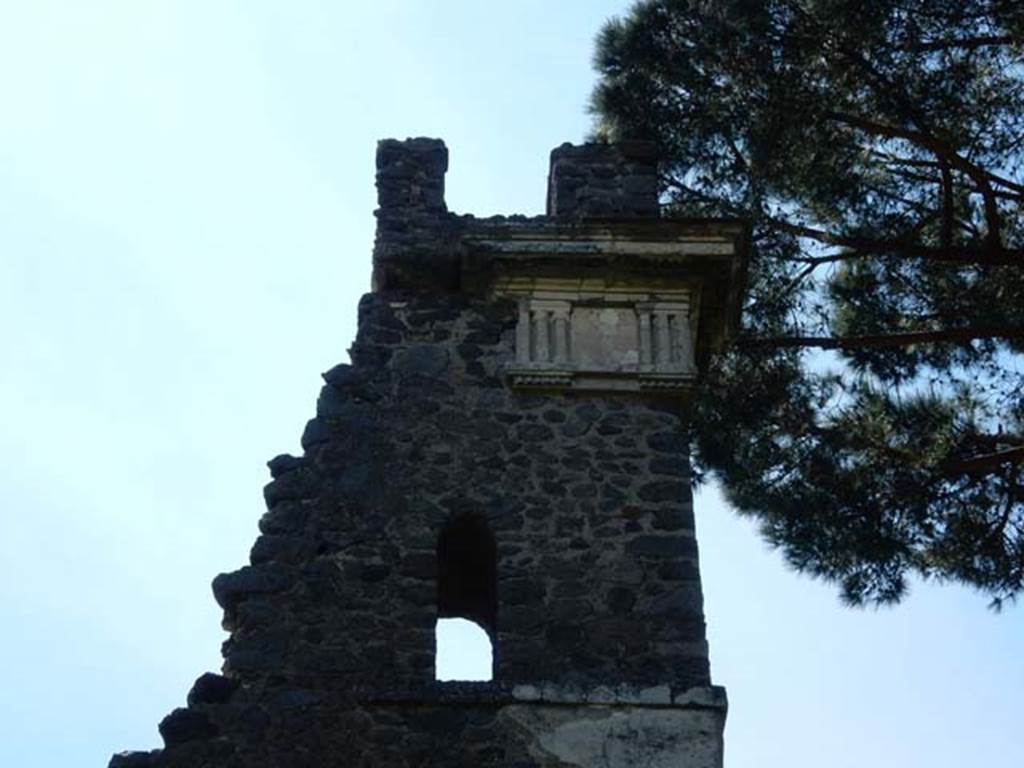 Tower X, Pompeii. May 2015. Detail from east side of the tower. Photo by Buzz Ferebee.