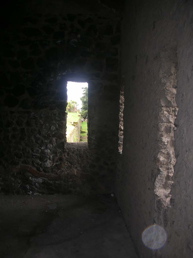 Tower XI, Pompeii. May 2010.
Looking towards west wall of middle floor in north-west corner. Photo courtesy of Ivo van der Graaff.