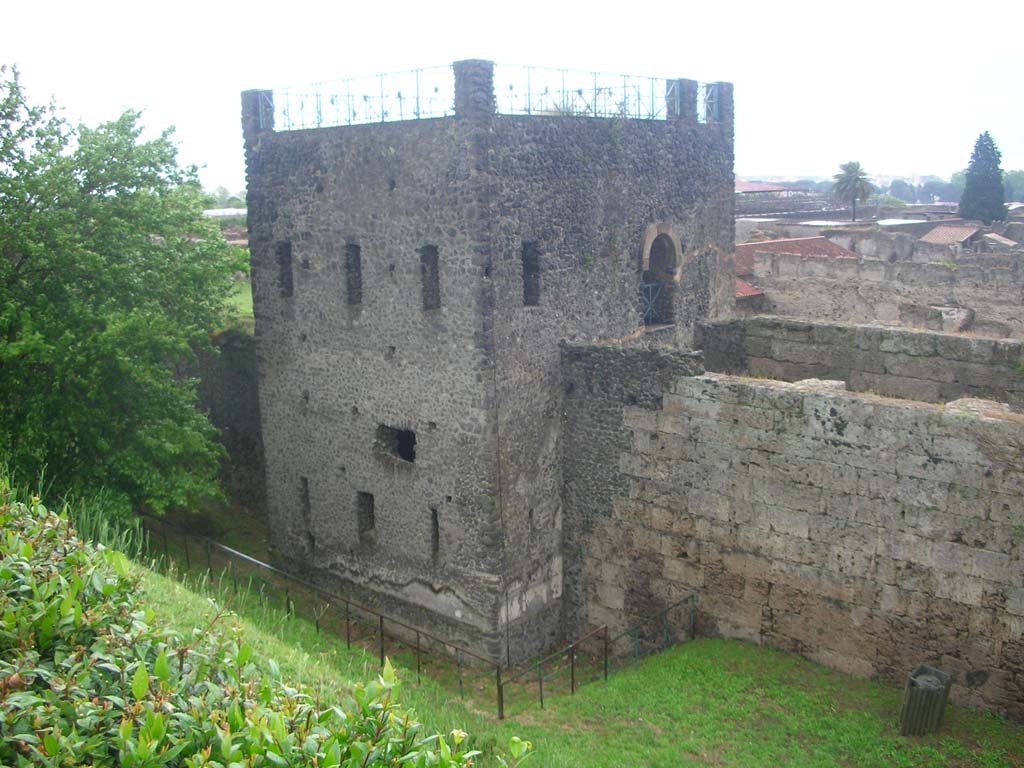 Tower XI, Pompeii. May 2010.
Looking south-east towards north and west sides of Tower, and City Wall on west side. Photo courtesy of Ivo van der Graaff.
