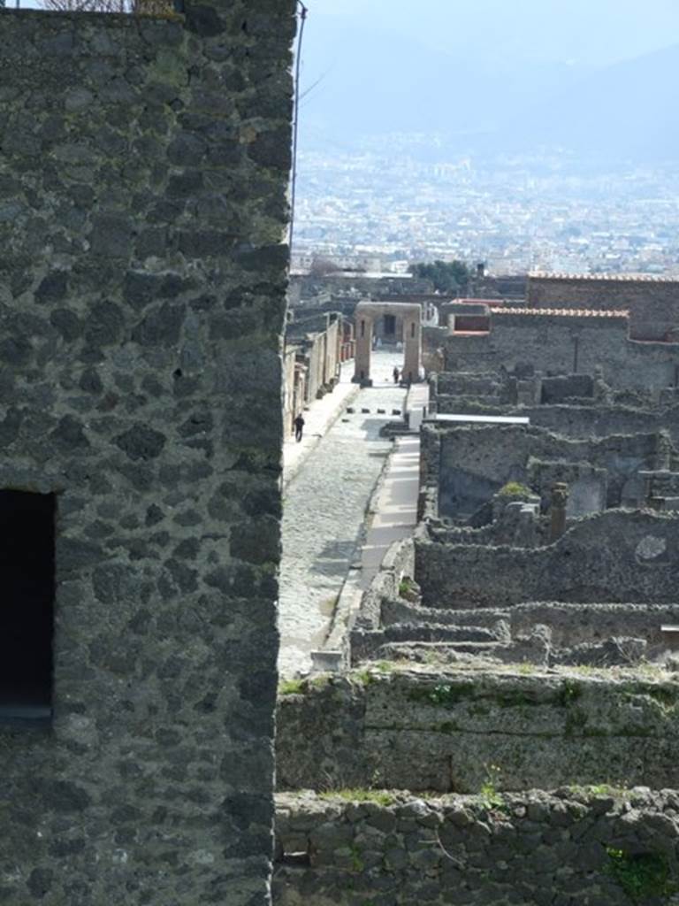 Tower XI, Pompeii. March 2009. North side, and part of city wall on west side.
Looking south at Via di Mercurio, taken from the walk around the walls.