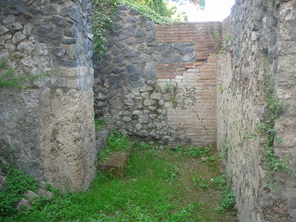 Tower II, Pompeii. May 2010.
Looking east towards south-east corner and steps to narrow room/stairway. Photo courtesy of Ivo van der Graaff.