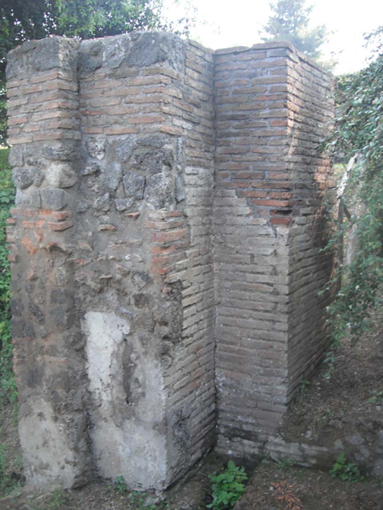 Tower II, Pompeii. May 2011. South-west corner of main vaulted room. Photo courtesy of Ivo van der Graaff.
