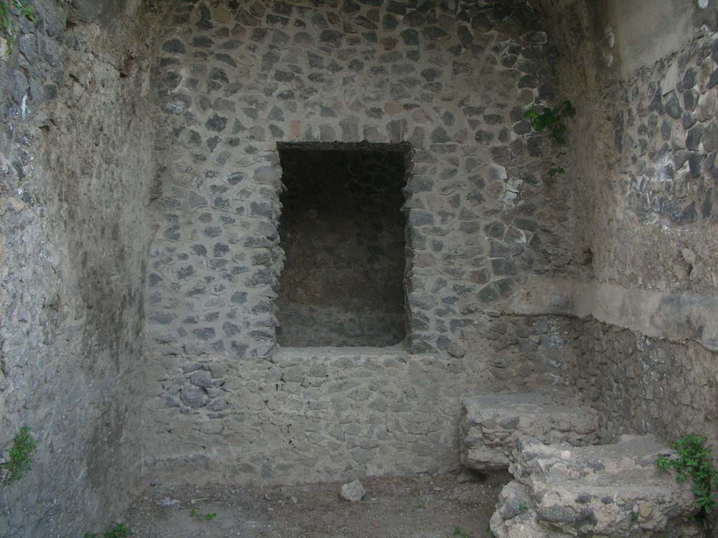 Tower II, Pompeii. May 2010.
Looking towards rectangular opening in lower north wall of main vaulted room. Photo courtesy of Ivo van der Graaff.