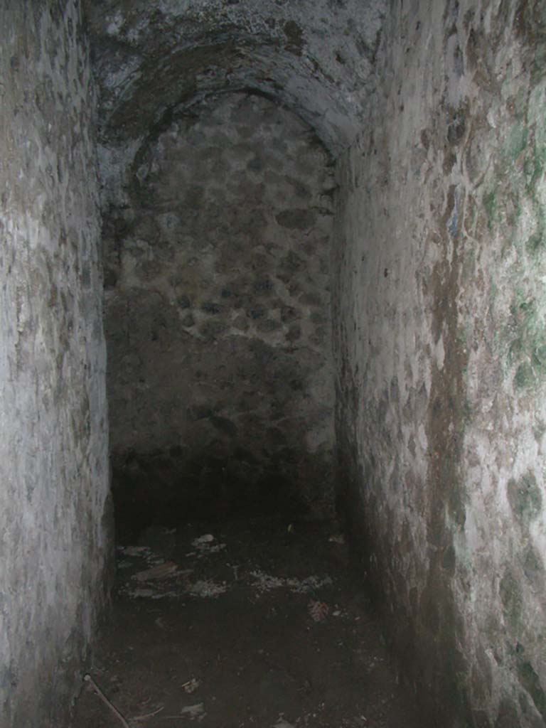 Tower VII, Pompeii. May 2010. Corridor, looking east. Photo courtesy of Ivo van der Graaff.