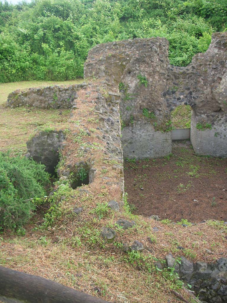 Tower IX, Pompeii. May 2010. Looking south across east side of tower. Photo courtesy of Ivo van der Graaff.
